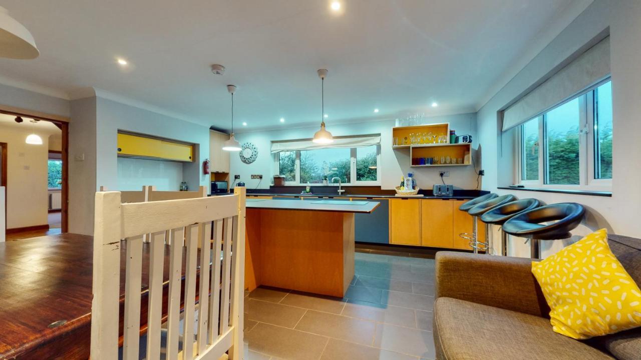 Jaw-Dropping Beach House In Anglesey Бенллег Екстер'єр фото