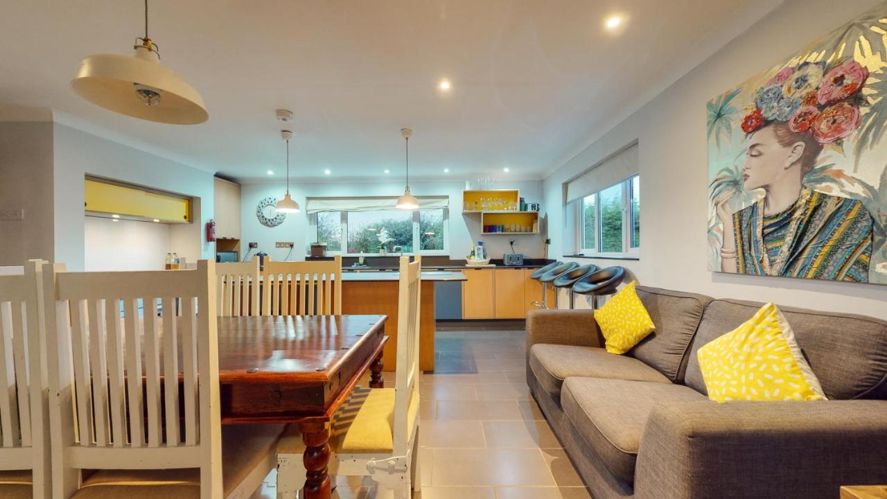 Jaw-Dropping Beach House In Anglesey Бенллег Екстер'єр фото